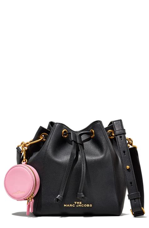 marc jacobs bucket bag crossbody.